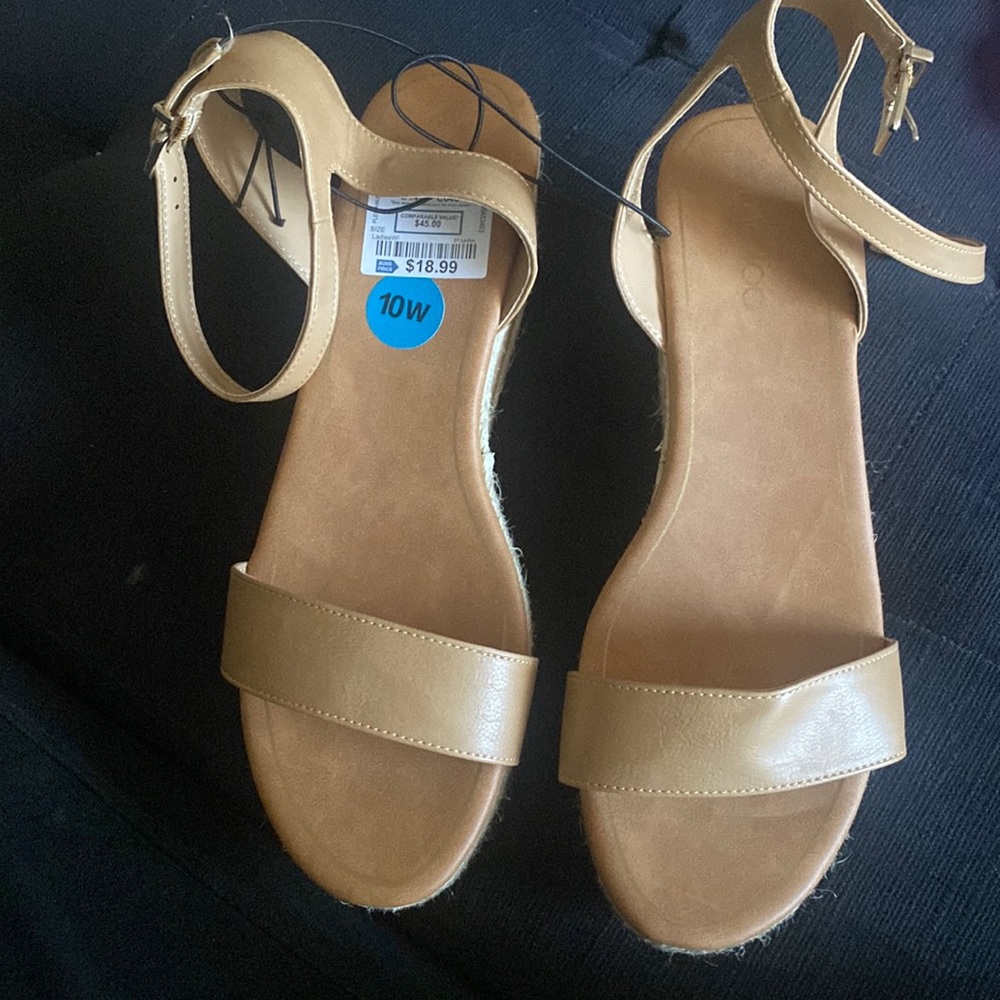 Women’s shoes